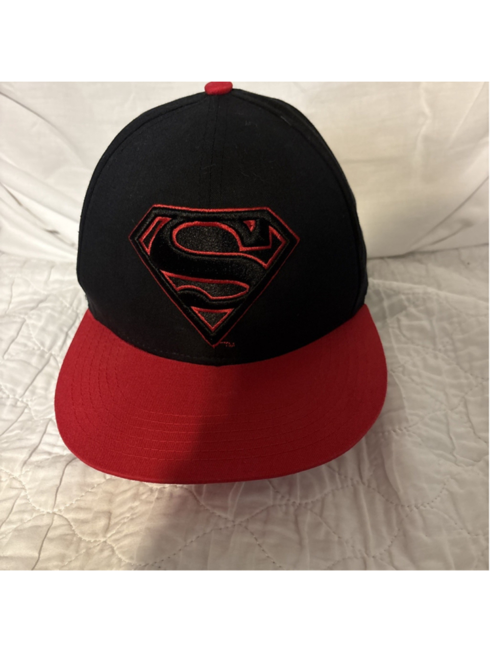 Superman DC Comics Men’s 3D Embroidered Logo Dad Fit SnapBack Cap Black/Red